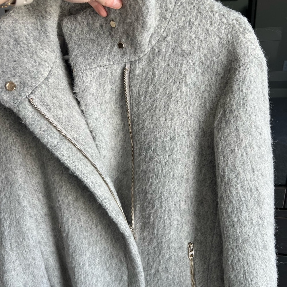 Coat - Picture 4 of 6